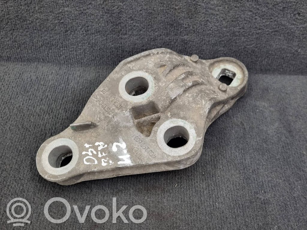 Audi A8 S8 D3 4E Engine mounting bracket 
