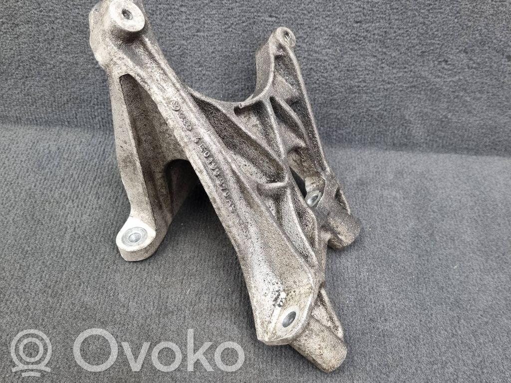 Engine mounting bracket   4E0199370AS