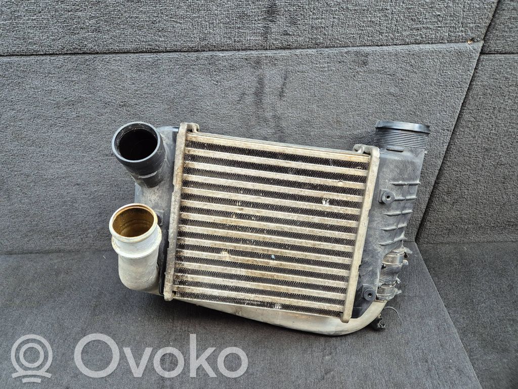 Audi A6 S6 C6 4F Interkūlerio radiatorius 