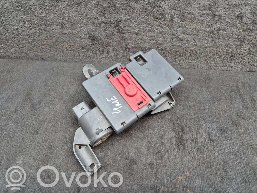 Relé de control de corriente   4M0941823A