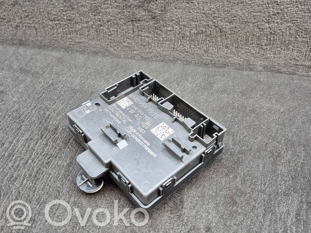Audi Q7 4M Door control unit/module 