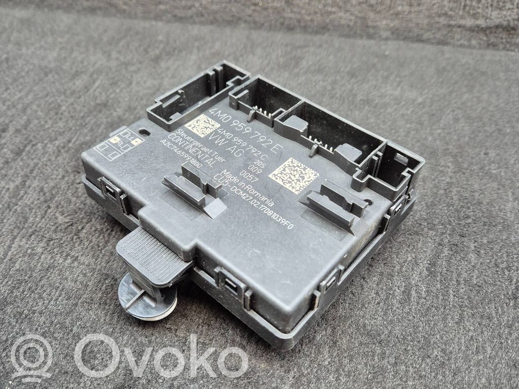 Audi Q7 4M Door control unit/module 