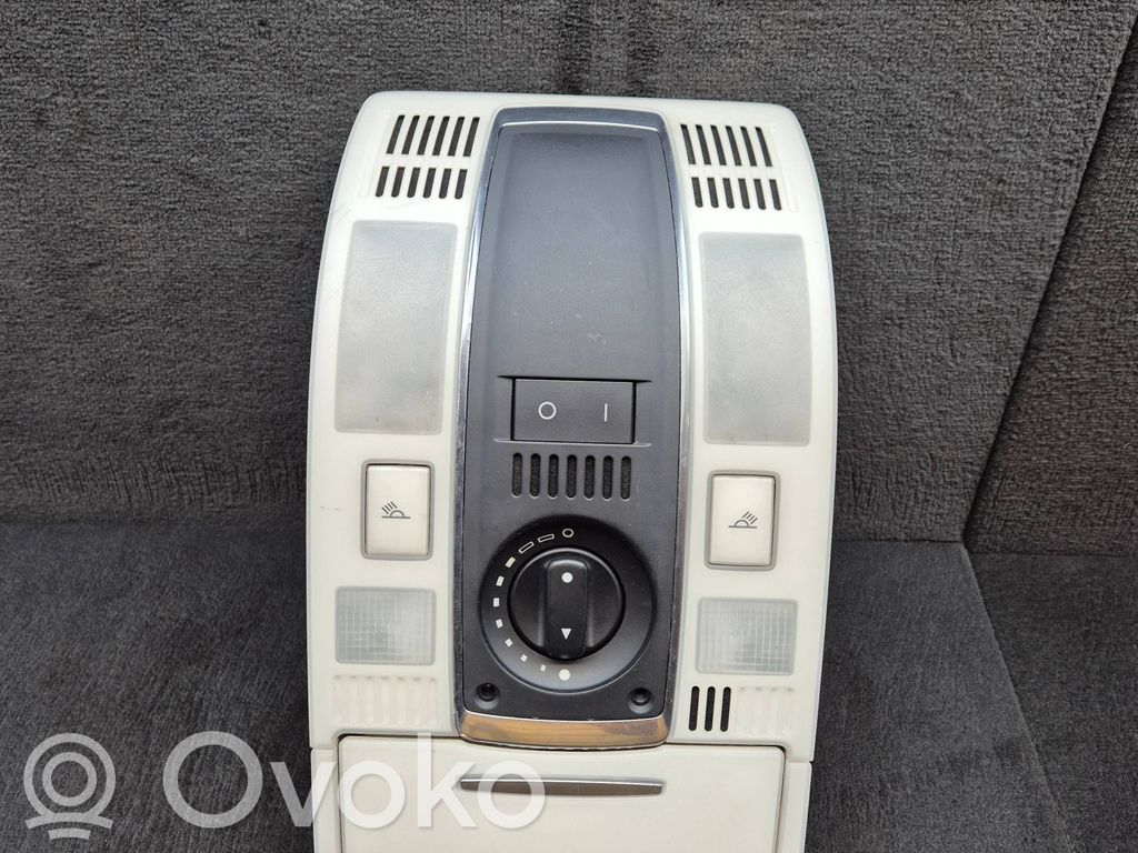 Audi A6 S6 C6 4F Światło fotela przedniego 