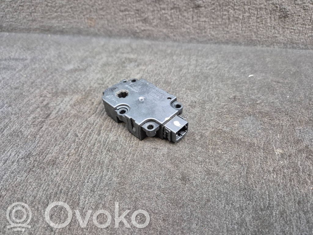Audi Q7 4M Silniczek nagrzewnicy 