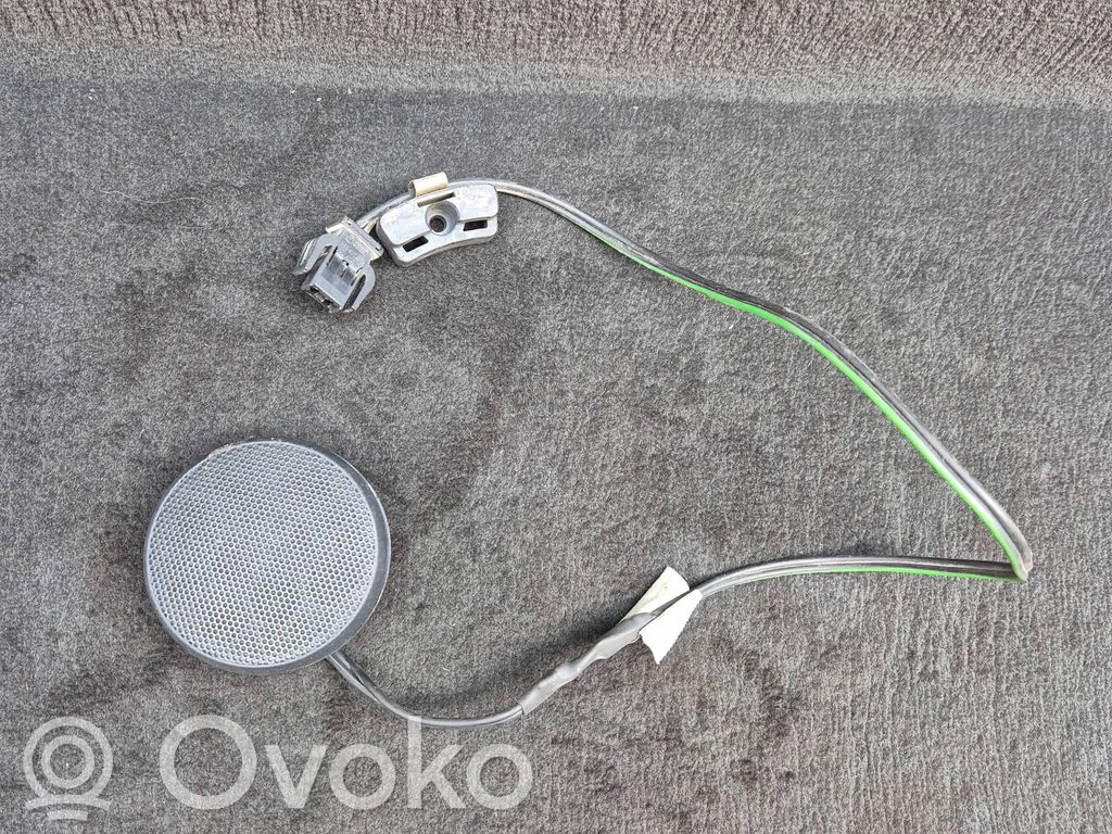 Audi A6 S6 C4 4A Altavoz de la puerta delantera 