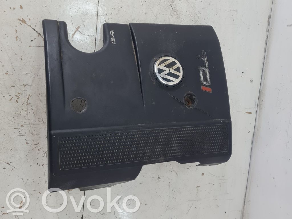 Volkswagen PASSAT B5 Engine cover (trim) 