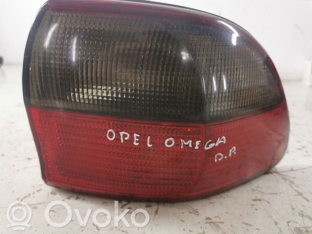 Opel Omega B1 Luz trasera/de freno 