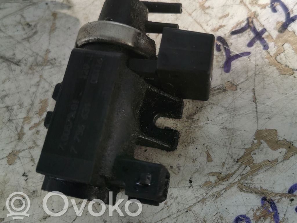 Vacuum valve   70057901