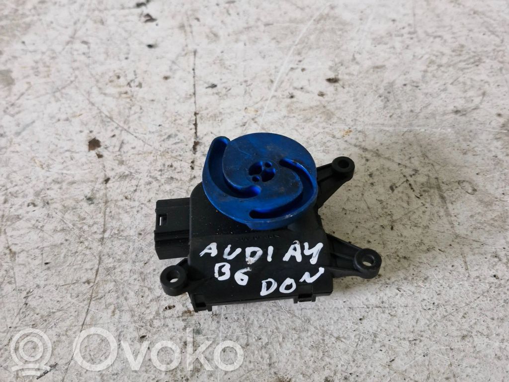 Audi A4 S4 B6 8E 8H Silniczek nagrzewnicy 