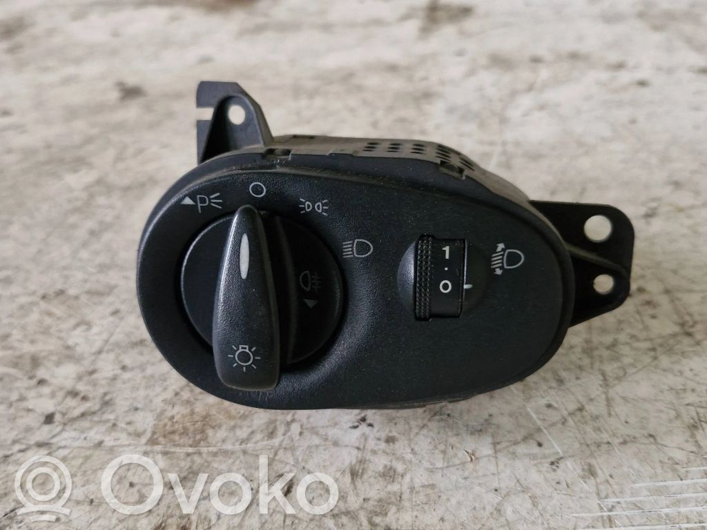 Ford Focus Light switch 
