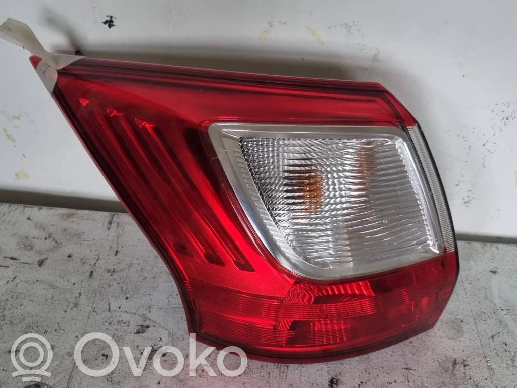 Ford C-MAX I Rear/tail lights 
