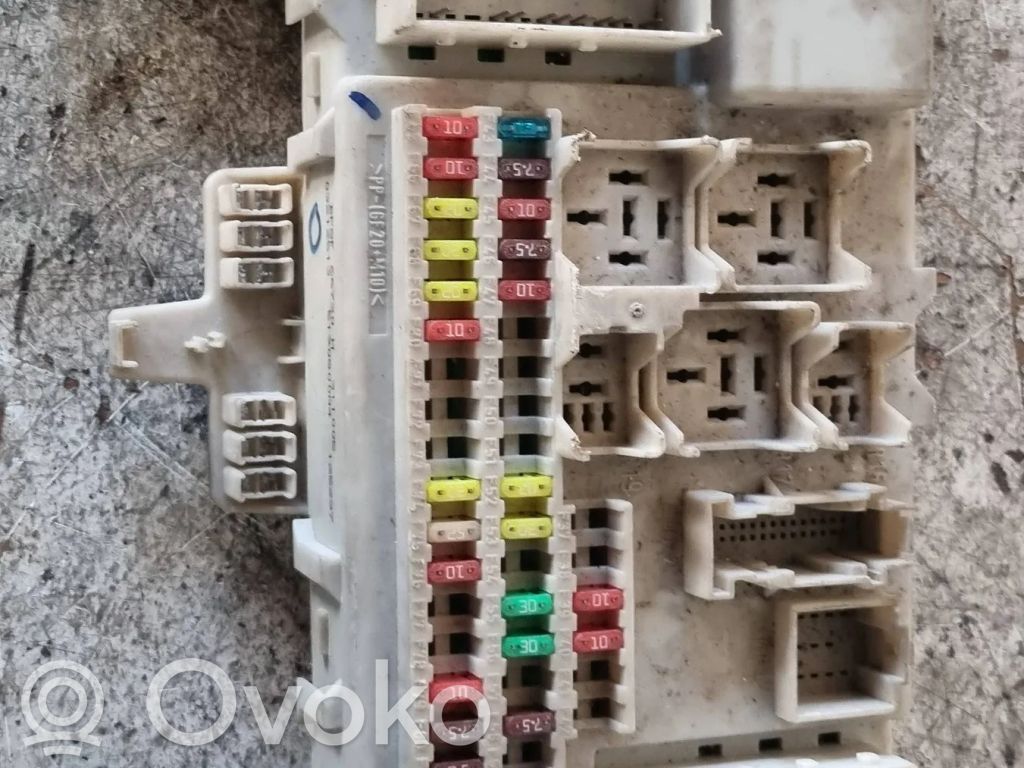 Mazda 3 I Fuse module 