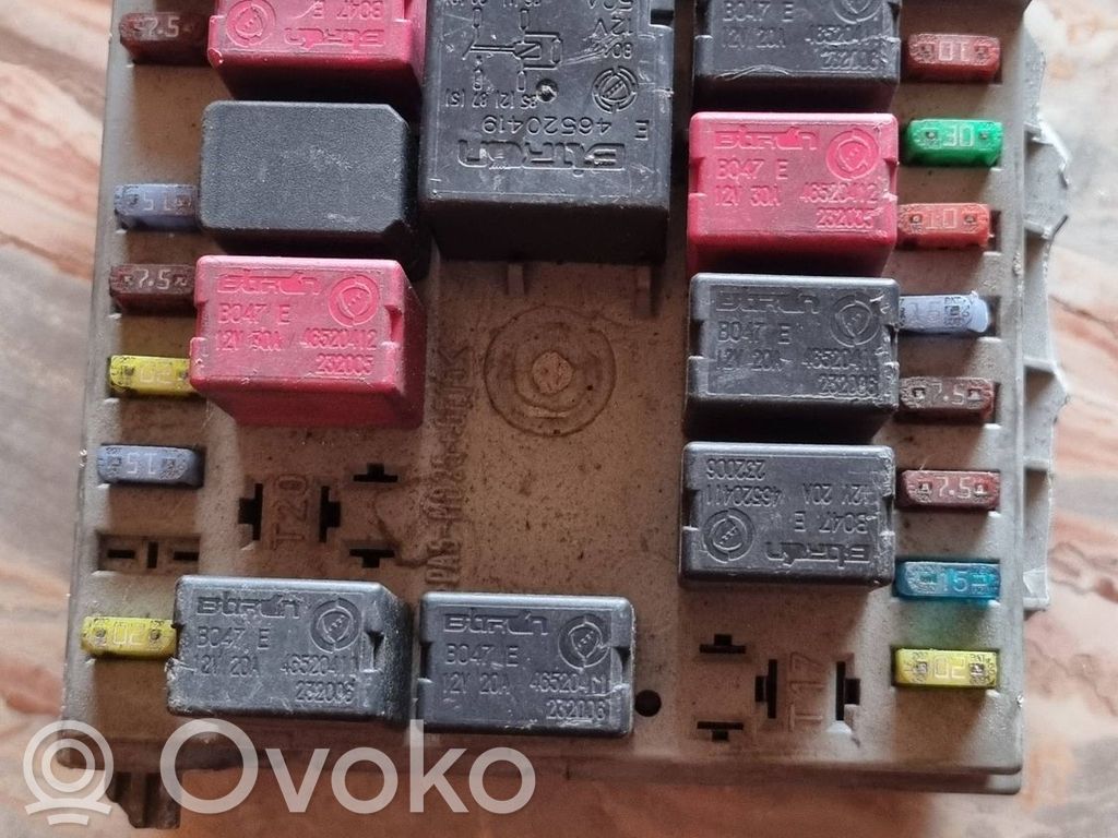 BMW 3 E46 Fuse module 