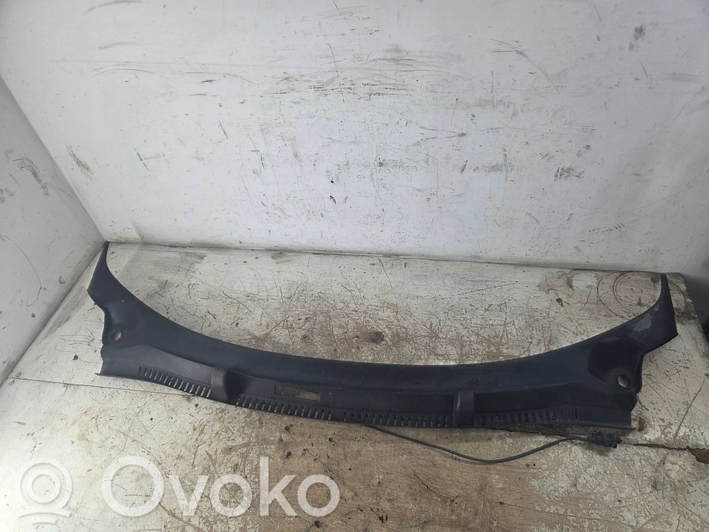 Seat Alhambra (Mk1) Wiper trim 