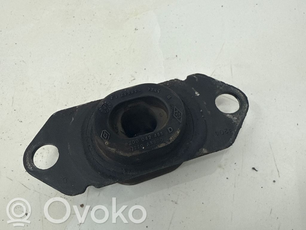 Nissan Primera Engine mount bracket 