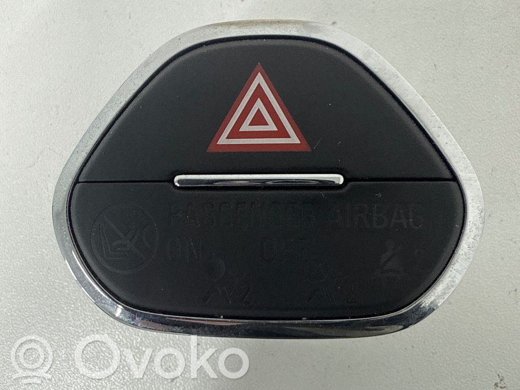 Przycisk świateł awaryjnych   39031634,10142368,A7252,1634