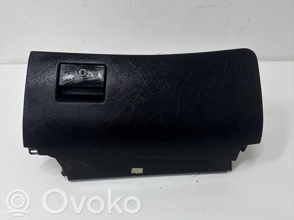 Guantera   4A1857035D