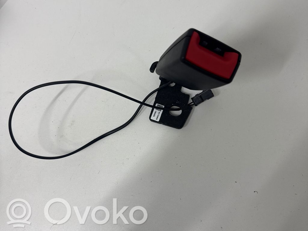 Opel Corsa E Takaistuimen turvavyön solki 