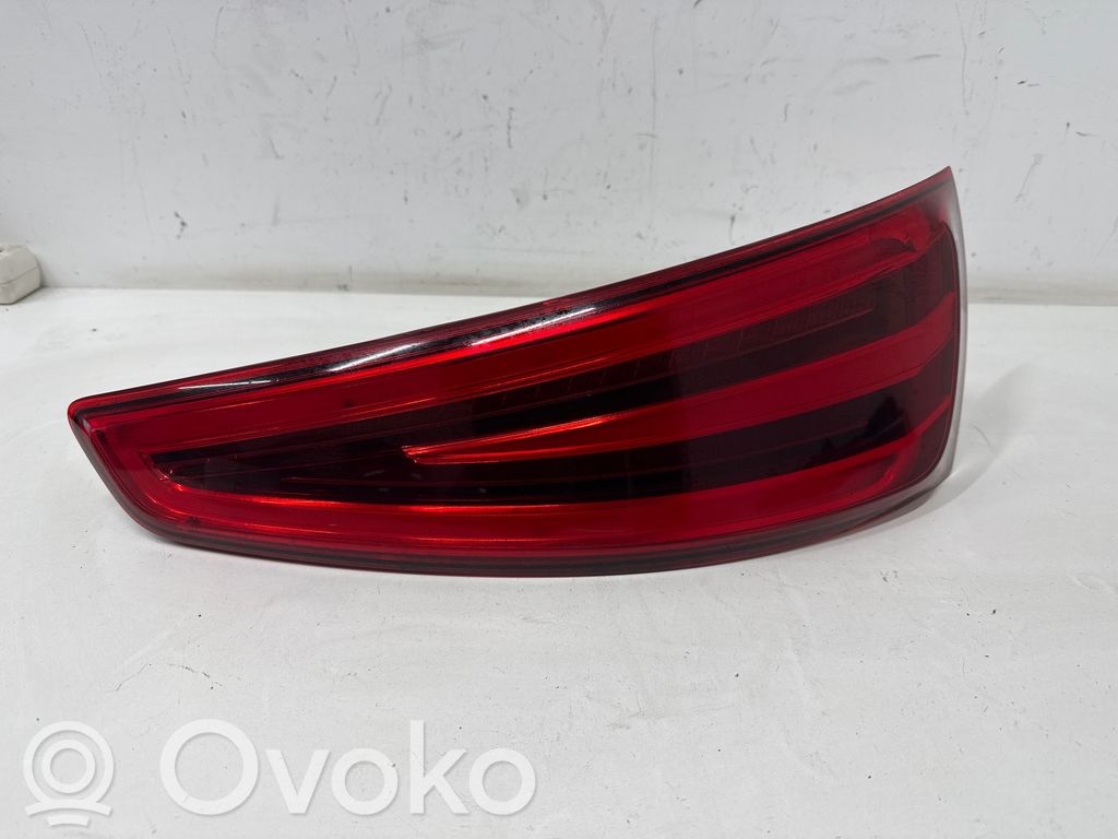 Audi Q3 8U Lampy tylnej klapy bagażnika 