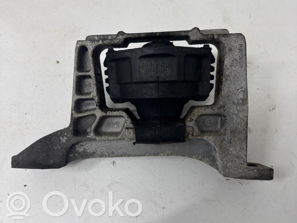 Ford Focus Engine mount bracket 