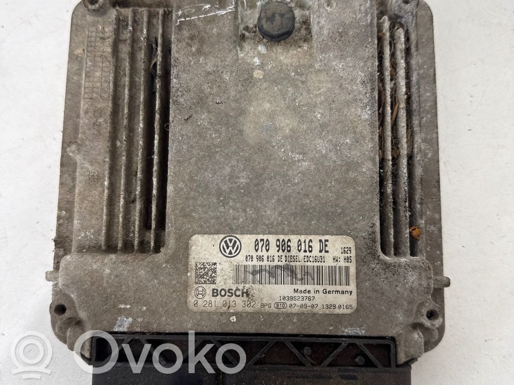 Volkswagen Touareg I Engine control unit/module 