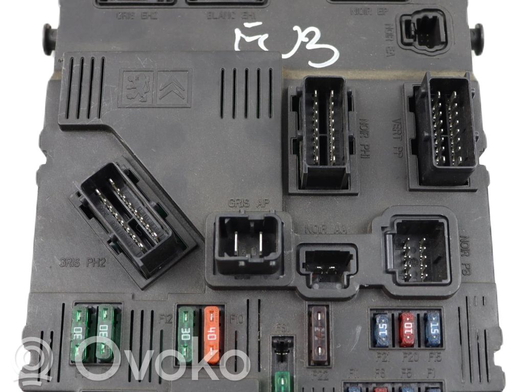 Peugeot 206 Fuse module 