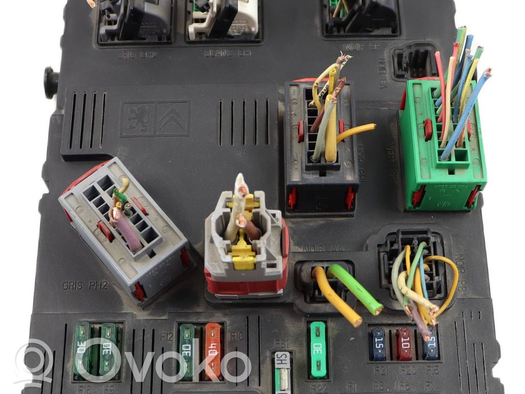 Peugeot 206 Module de fusibles 