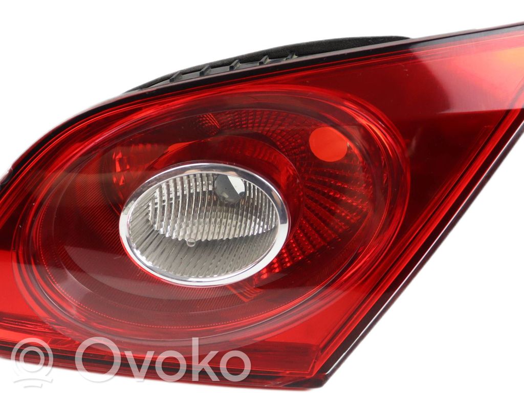 Volkswagen PASSAT CC Tailgate rear/tail lights 