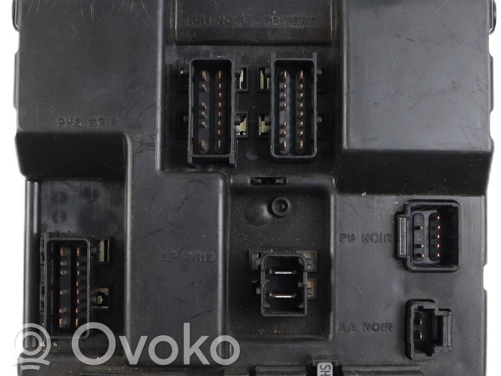 Citroen C5 Fuse module 