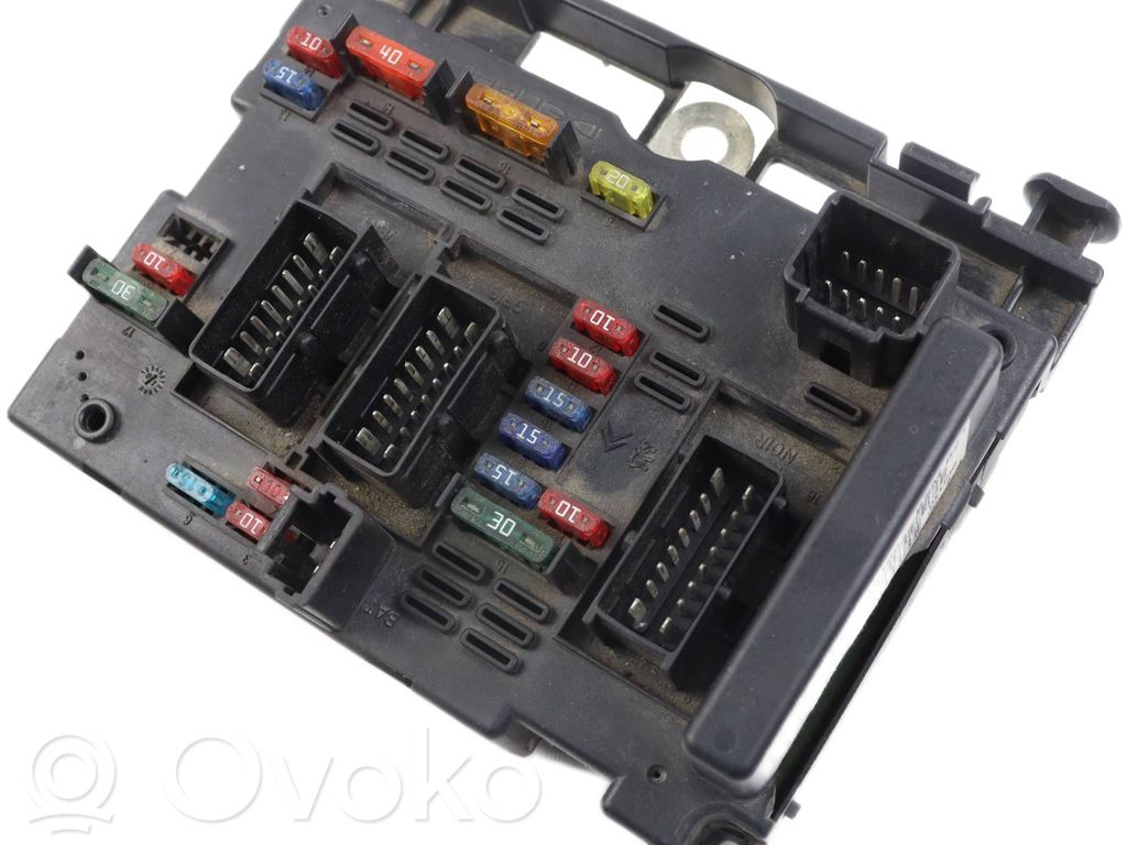 Peugeot 307 Fuse module 