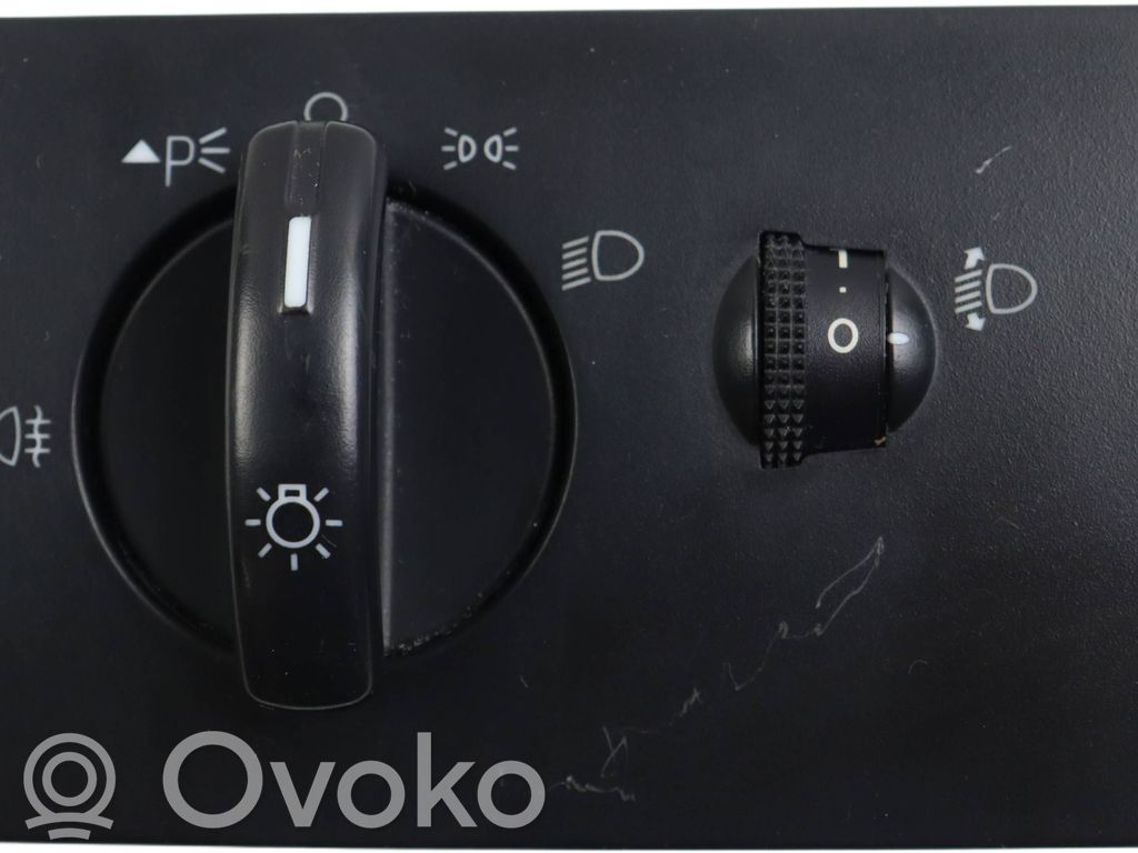 Ford C-MAX I Light switch 