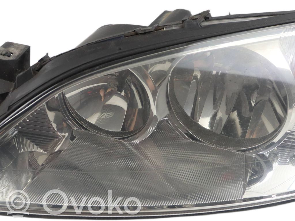 Ford Mondeo Mk III Lampa przednia 