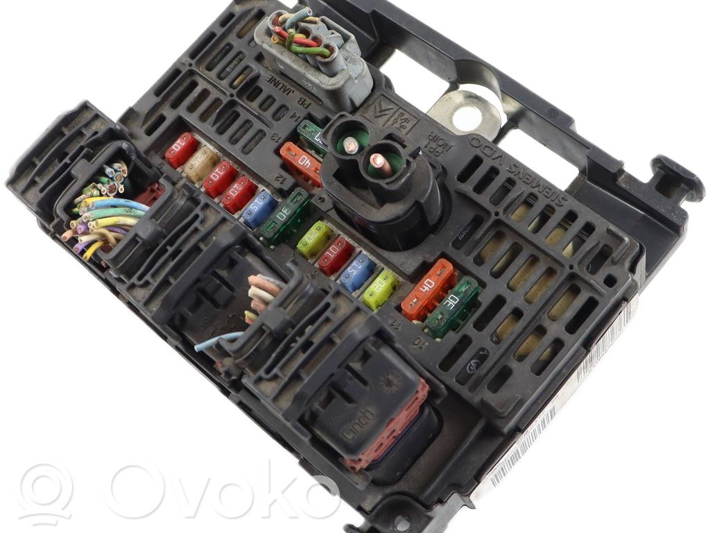 Peugeot 407 Fuse module 