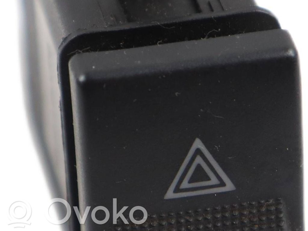 Volkswagen PASSAT B5 Hazard light switch 