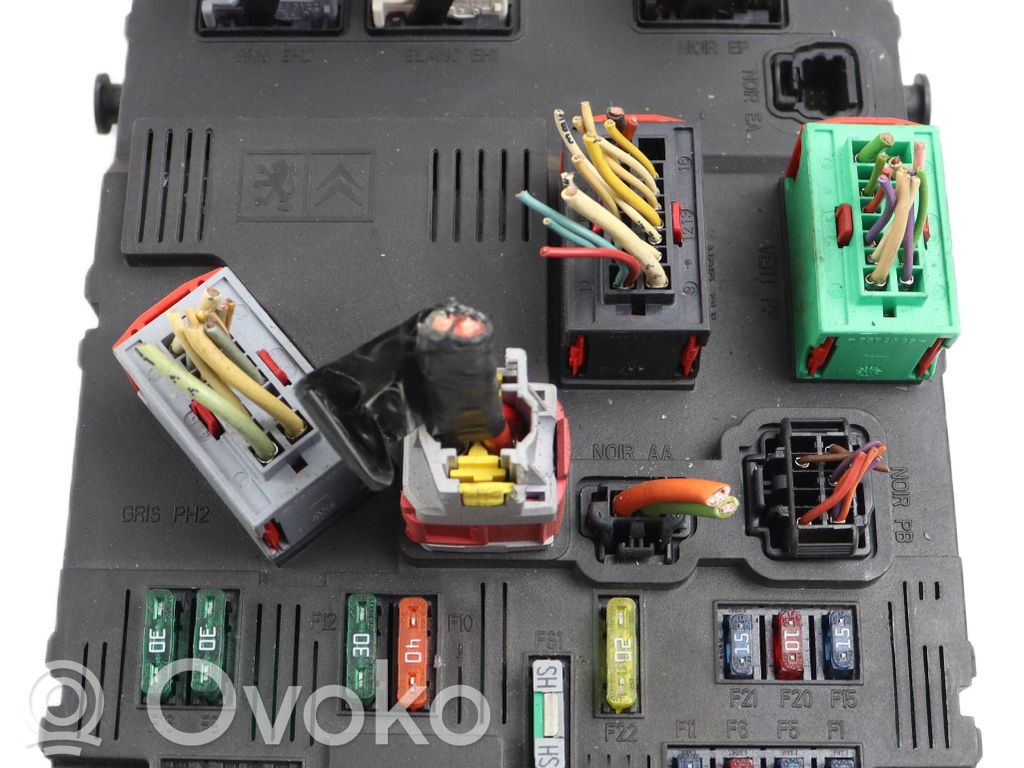 Peugeot 206 Fuse module 
