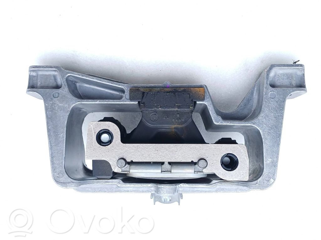 Mercedes-Benz CLA C117 X117 W117 Engine mount bracket 
