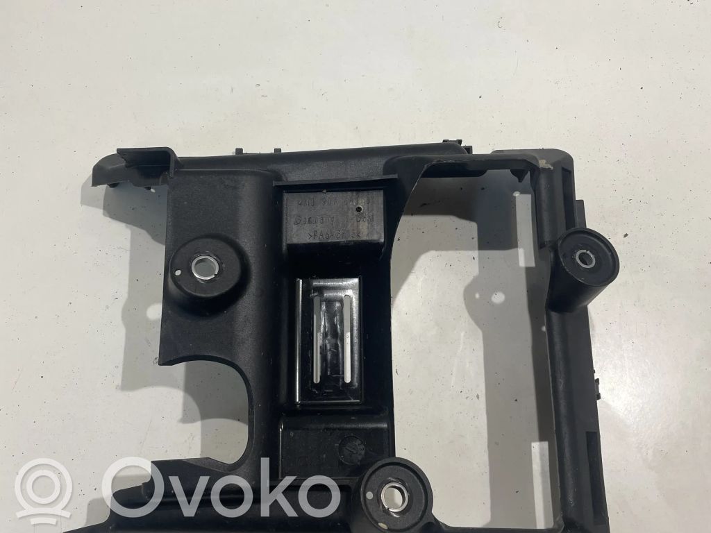 Audi Q7 4M Tie down hook / loop 