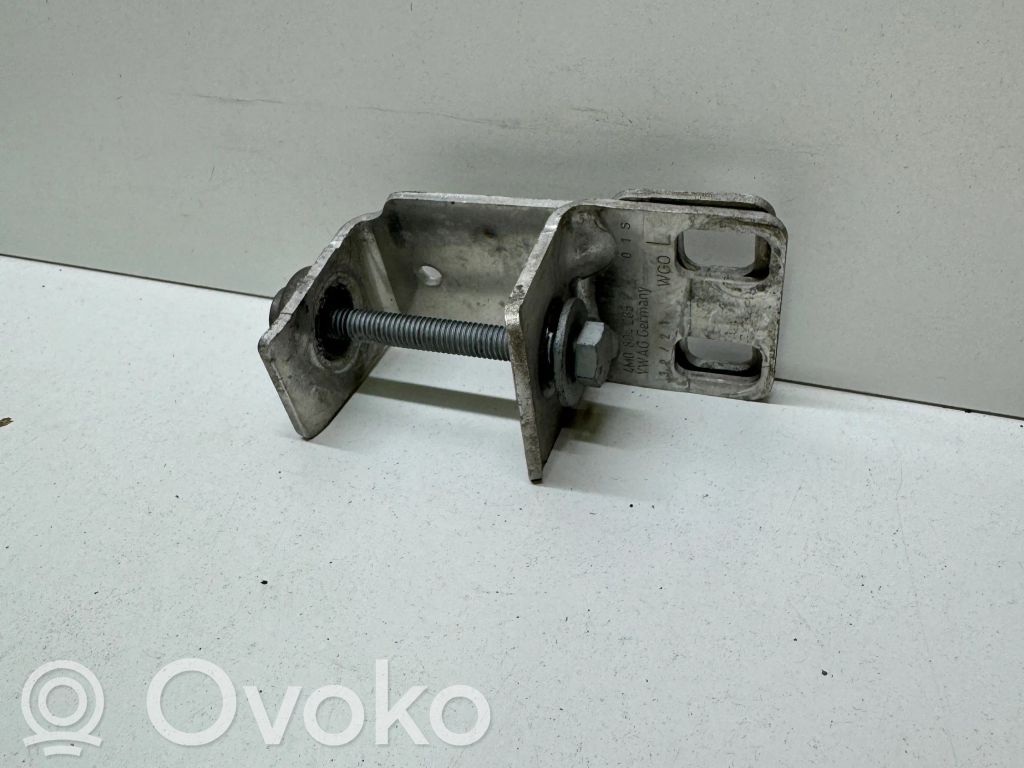 Audi Q7 4M Radiator mount bracket 