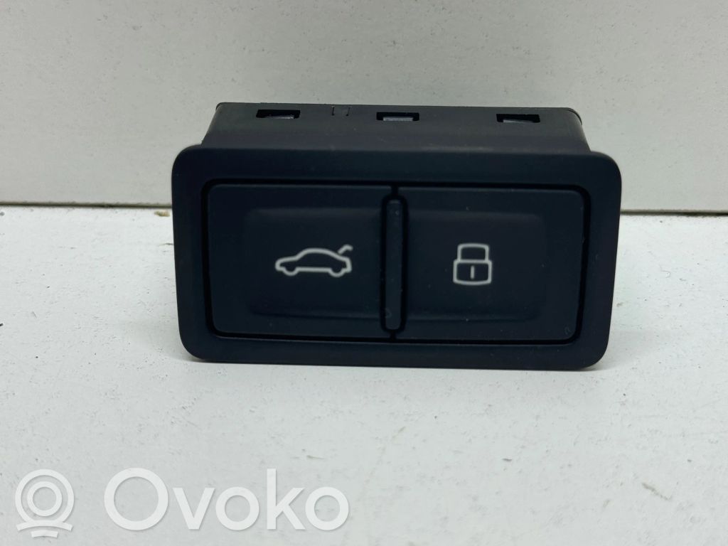 Audi Q3 8U Tailgate opening switch 