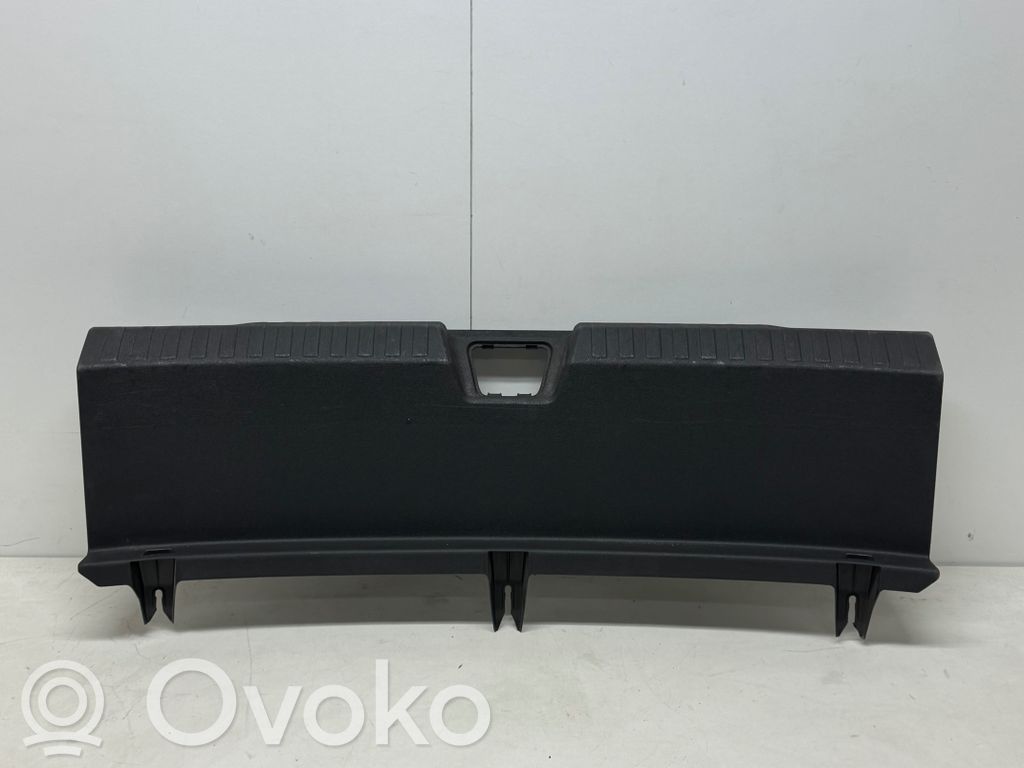 Osłona pasa bagażnika   8V5863471