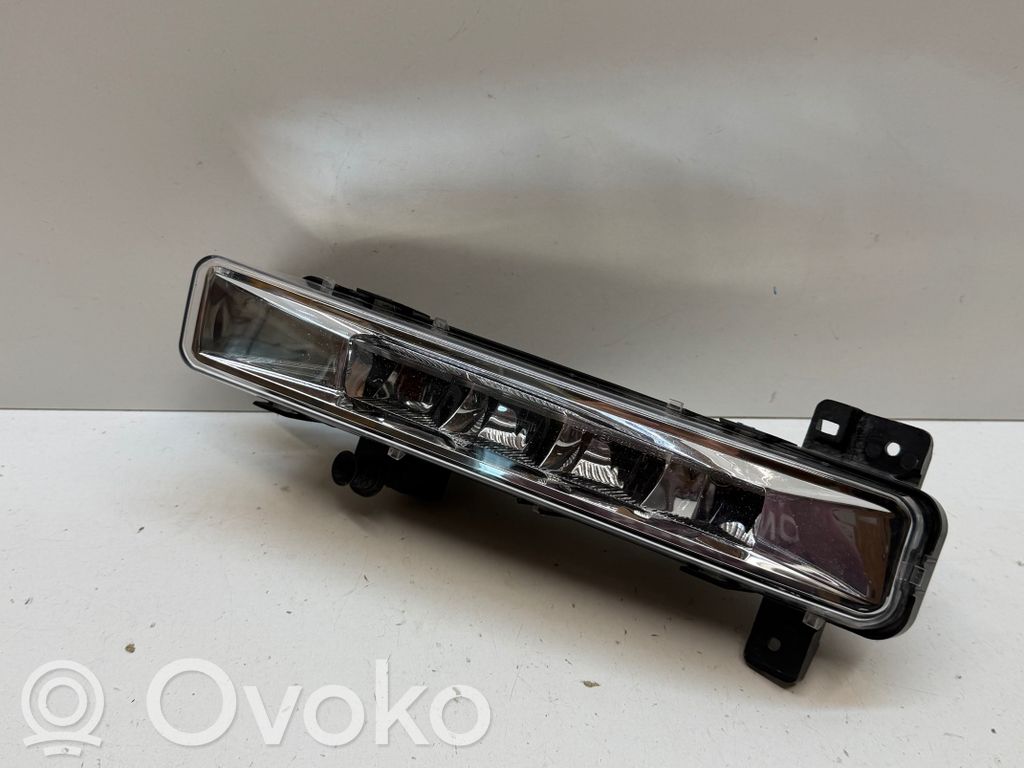 BMW 5 G30 G31 G38 Światło przeciwmgłowe przednie 