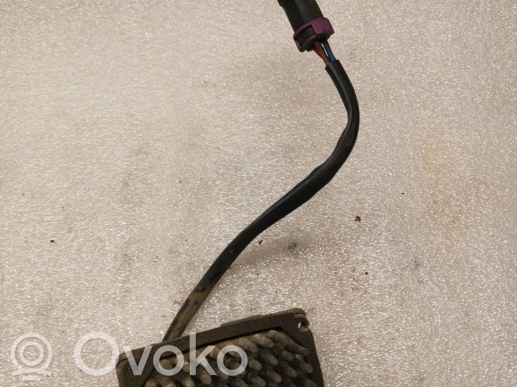 Audi A8 S8 D2 4D Rezystor / Opornik dmuchawy nawiewu 