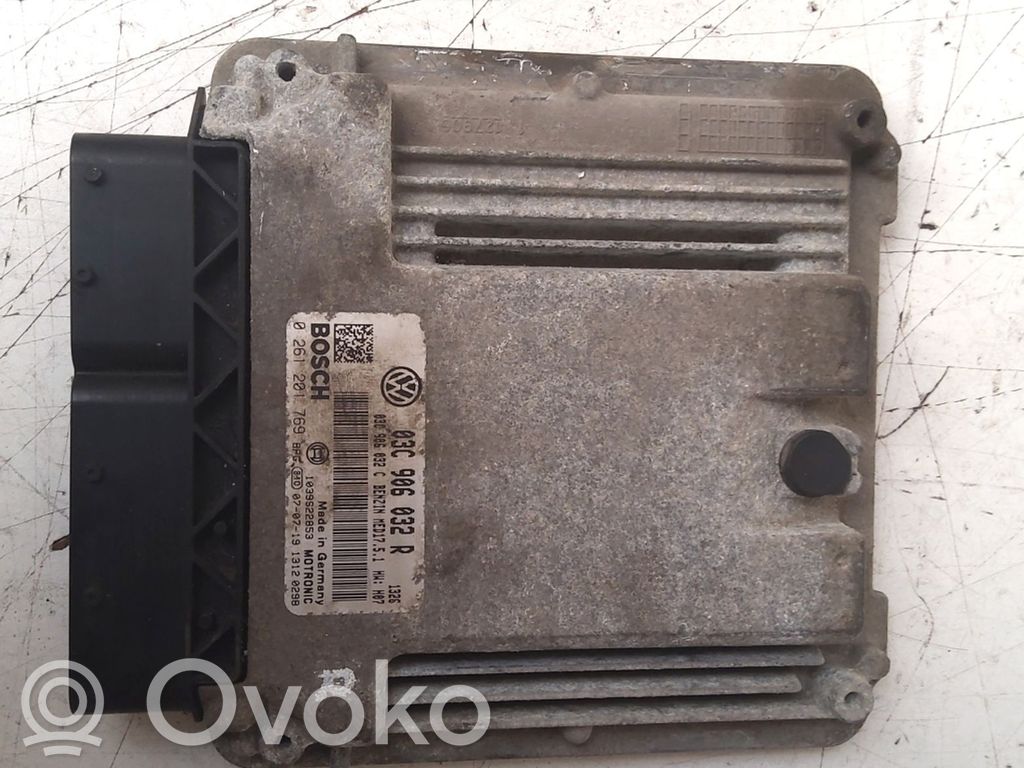 Volkswagen Golf V Engine control unit/module 