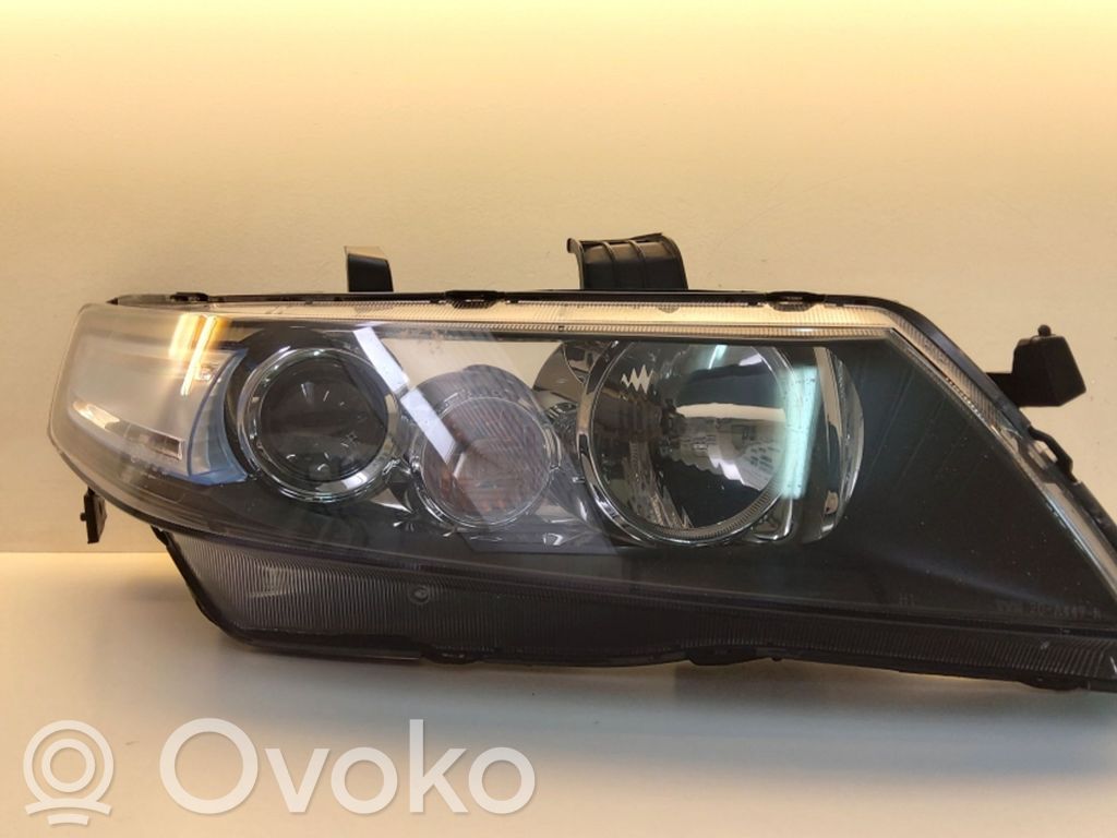 Honda Accord Lampa przednia 