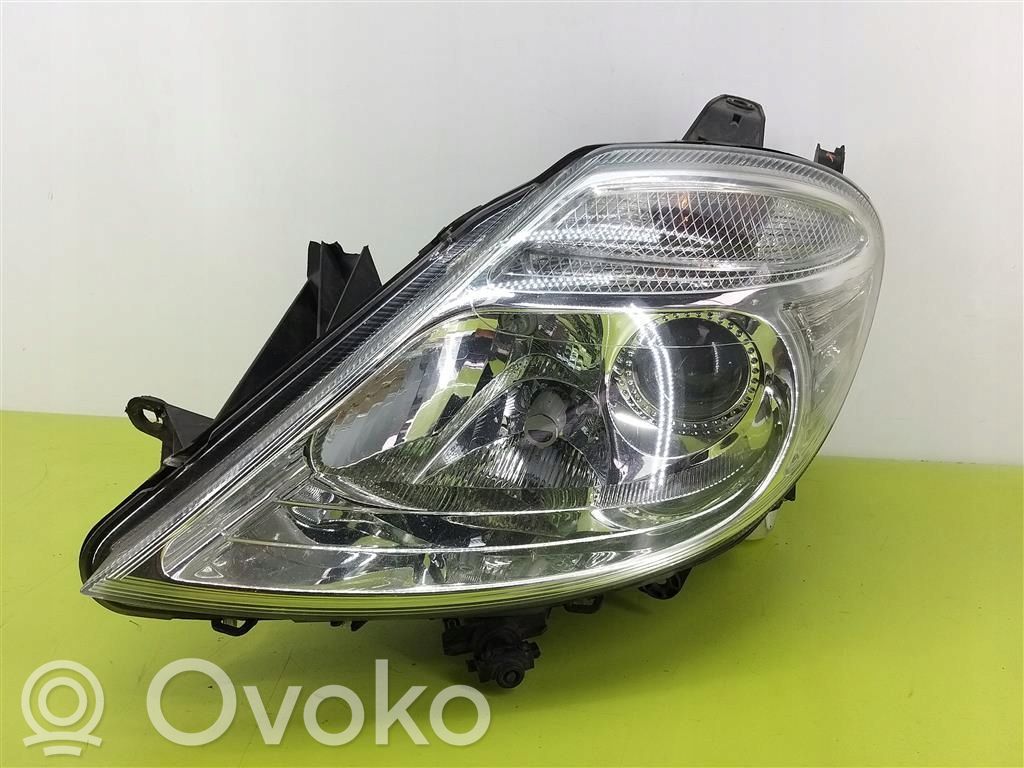Citroen C8 Priekšējais lukturis 
