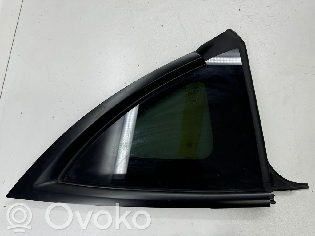Rear side window   162116200B