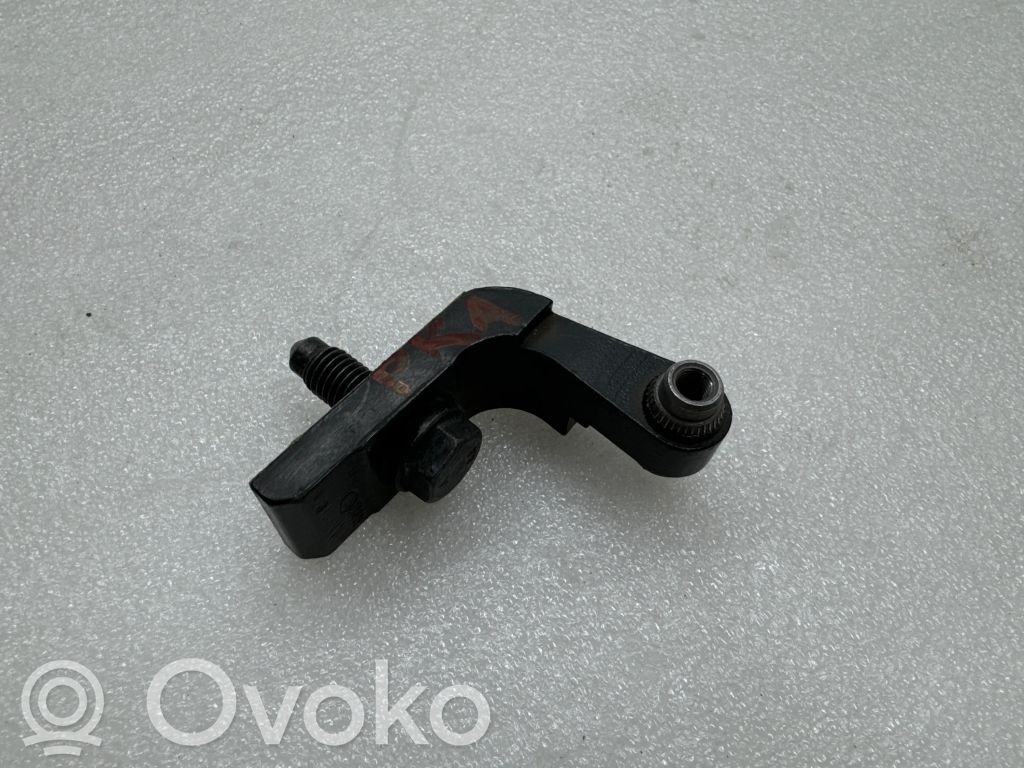 Front door lower hinge   7266675,755030E,A046574