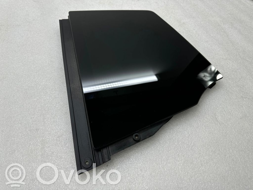 Tesla Model X Rear side window 