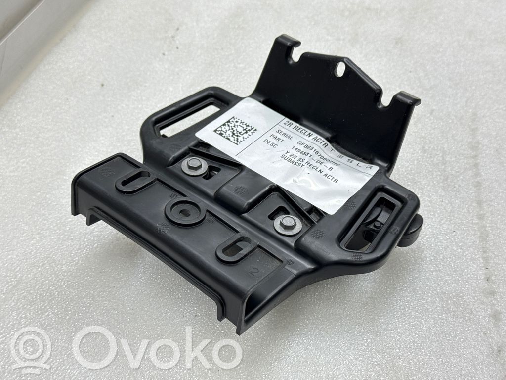 Tesla Model Y Kita salono detalė 