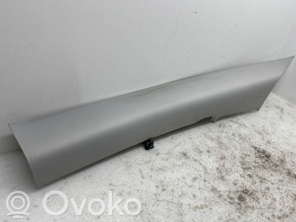 Tesla Model 3 C-pilarin verhoilu 
